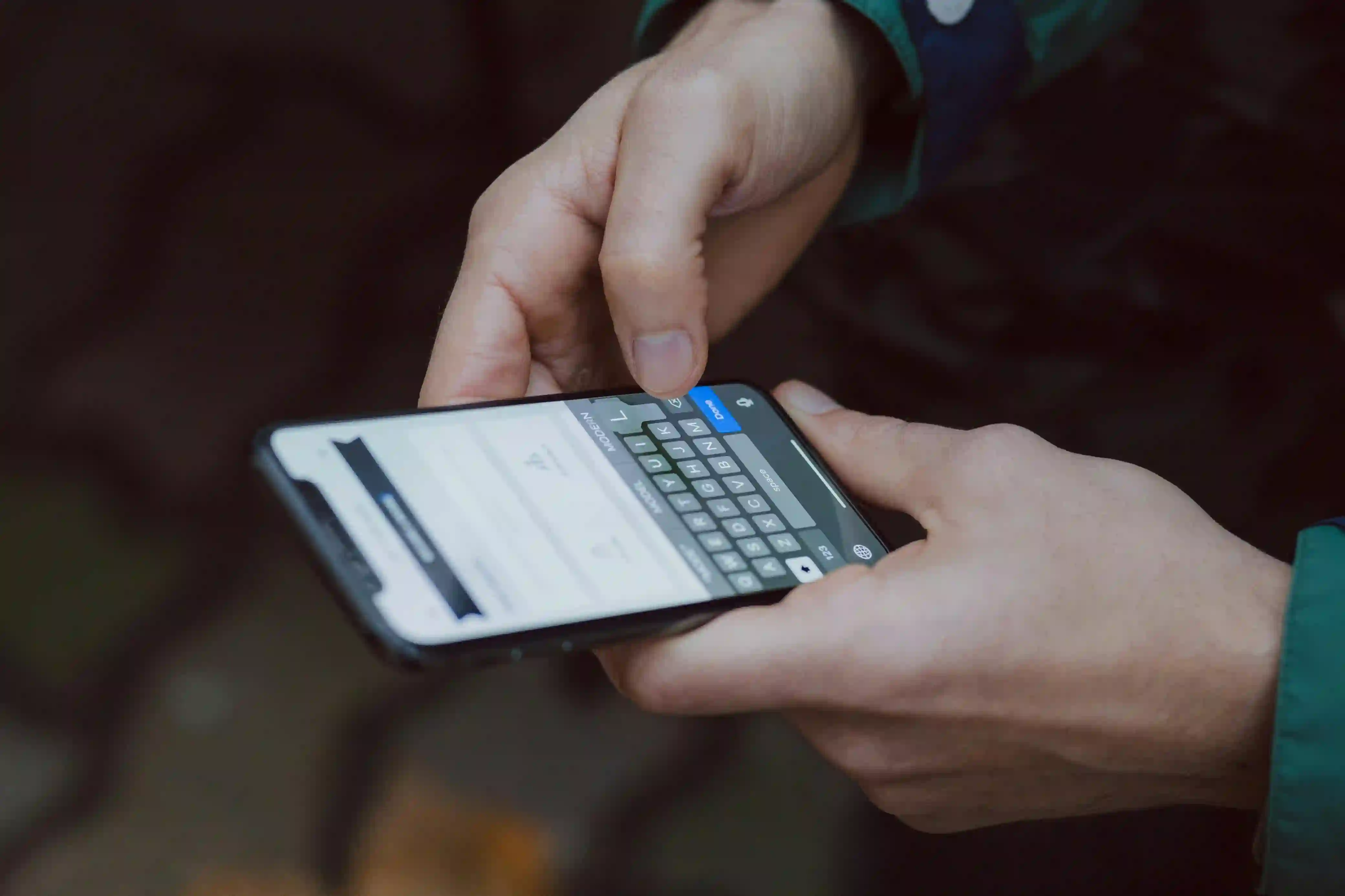 How to Activate Roaming on iPhone