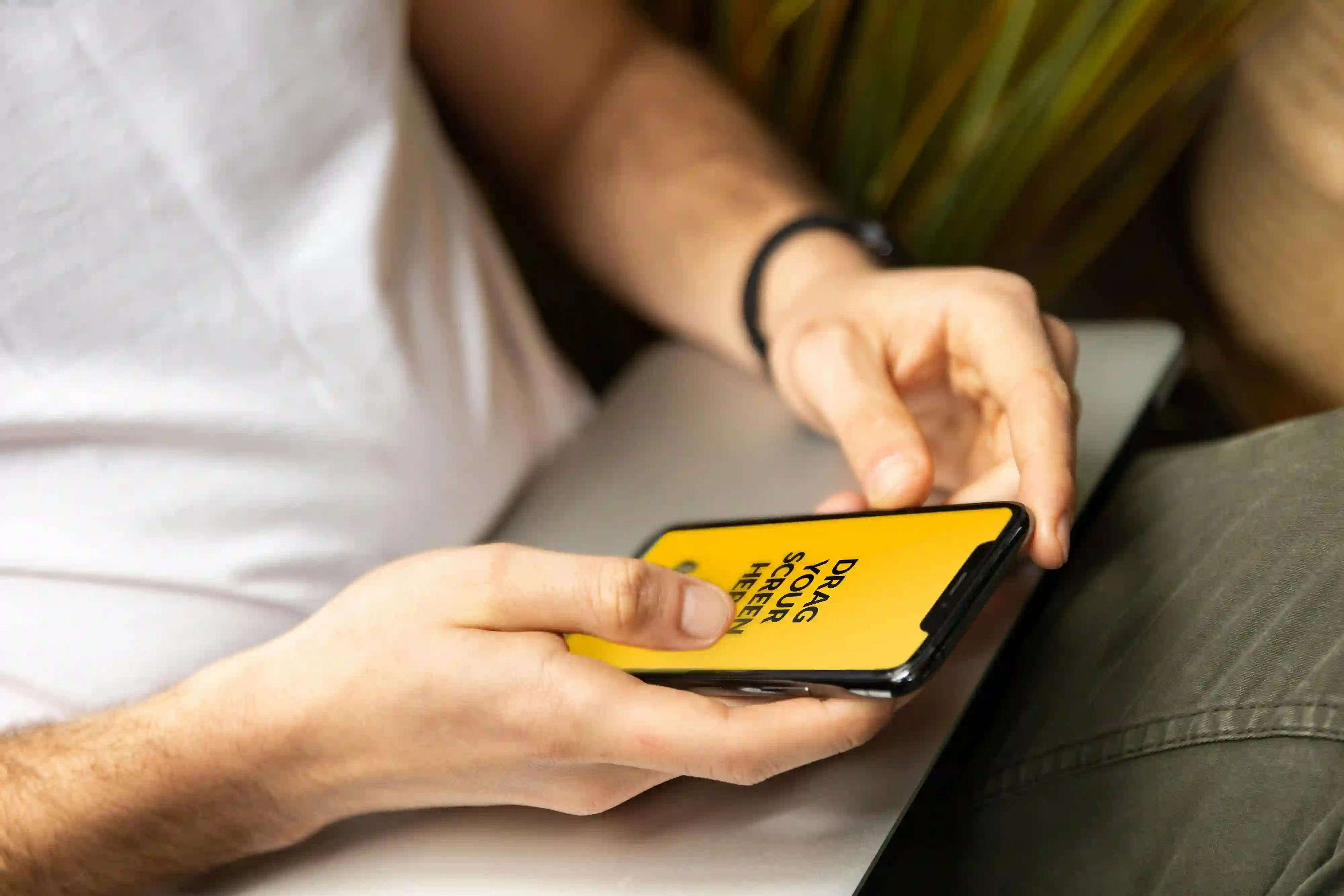 How to Activate Roaming on iPhone