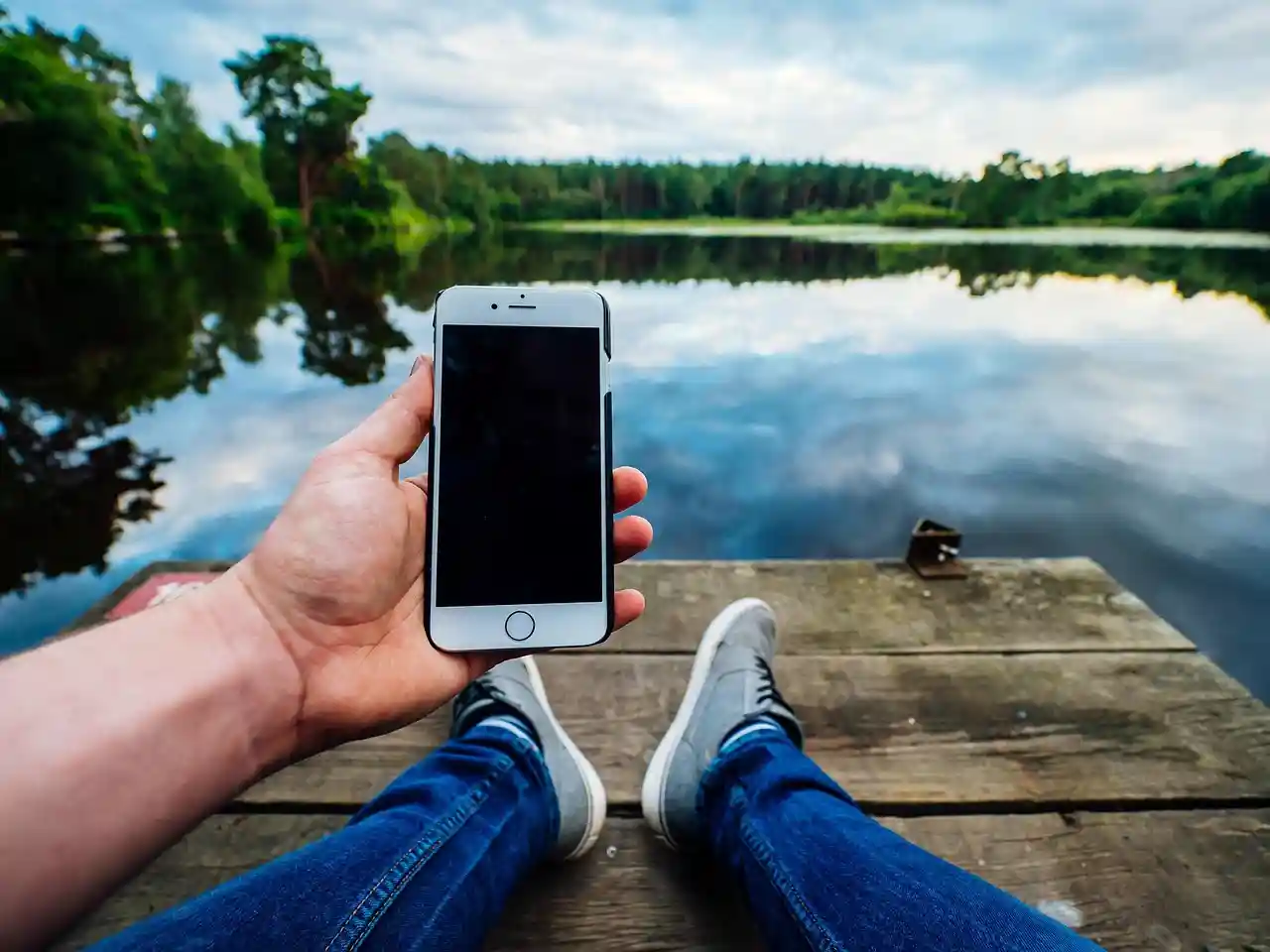 How to Archive Messages on iPhone